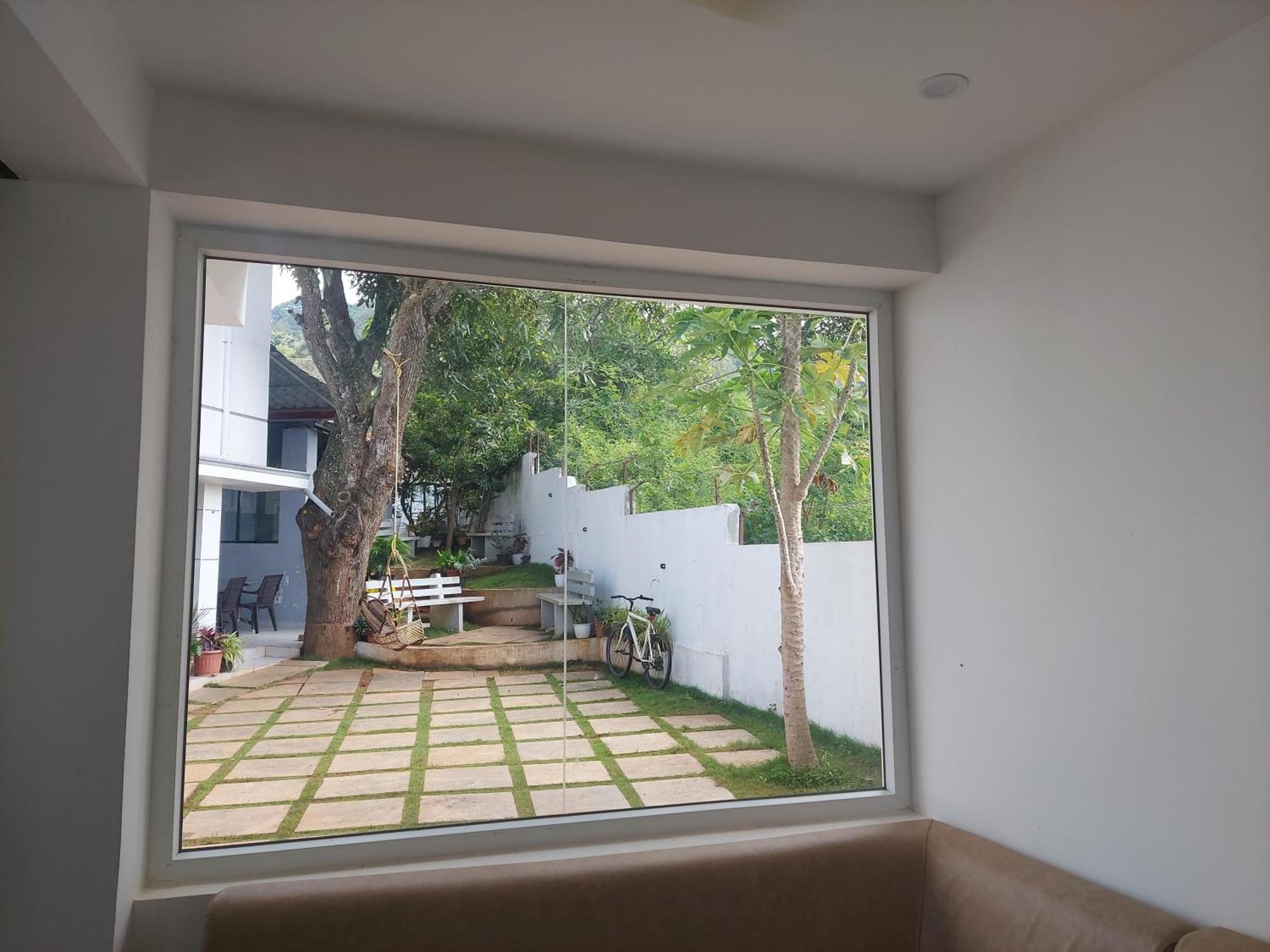 Sapphire Stayss Yelagiri Exterior foto