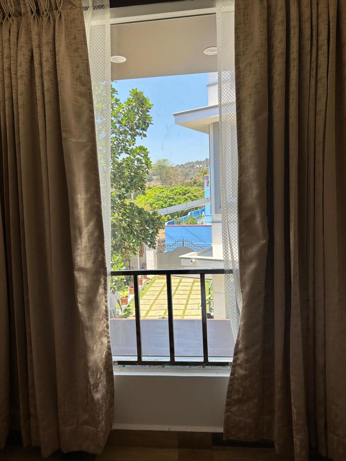 Sapphire Stayss Yelagiri Exterior foto