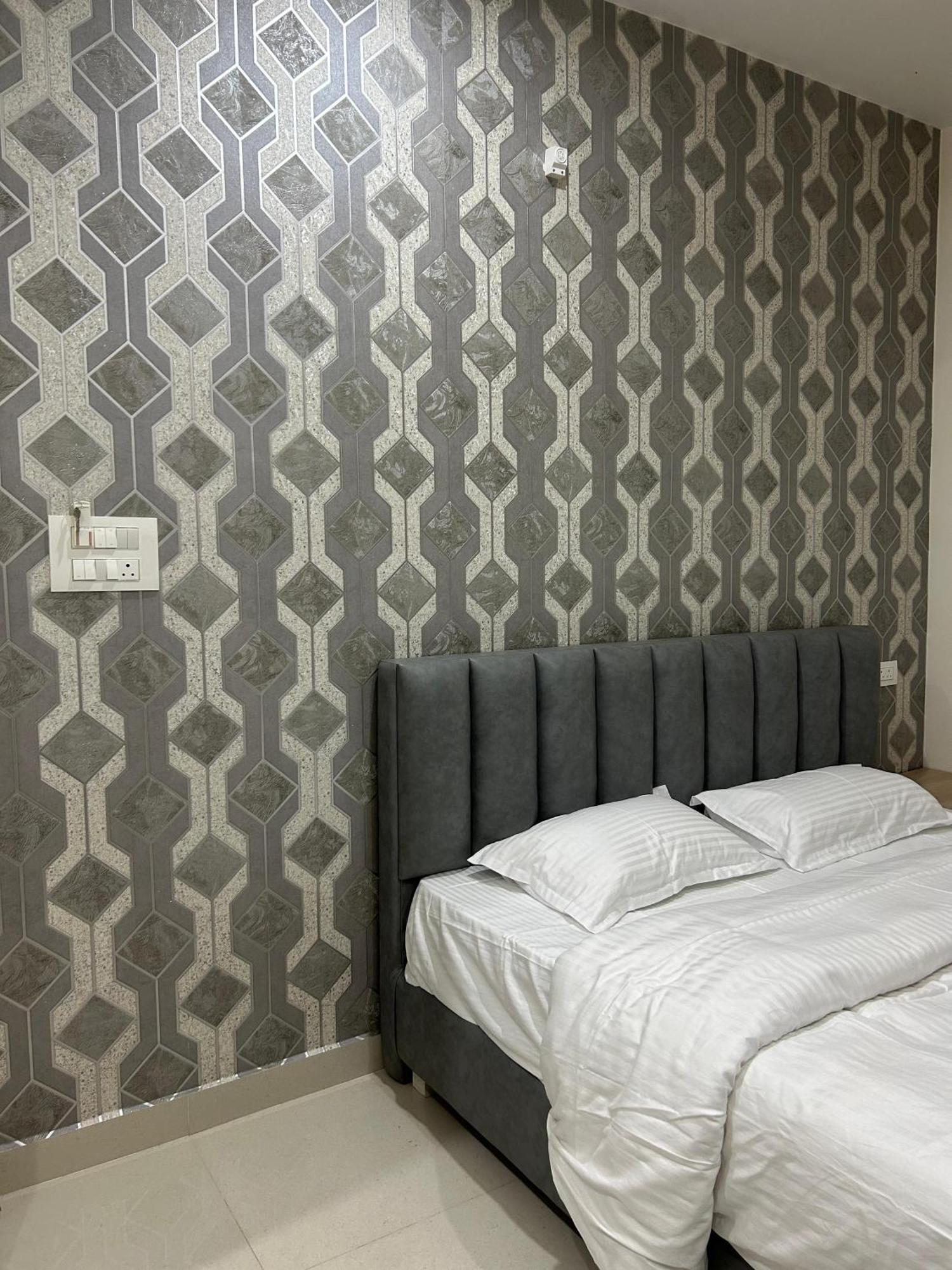 Sapphire Stayss Yelagiri Zimmer foto
